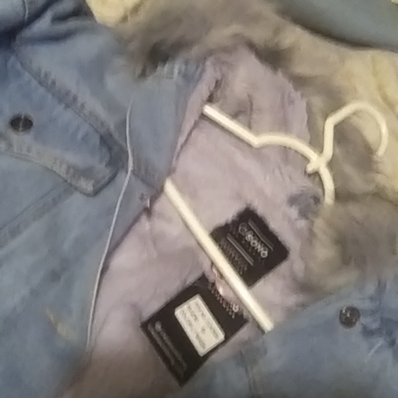 NWT Ci Sono LA Faux Fur Jean jacket. Small Woman's. - Picture 2 of 6